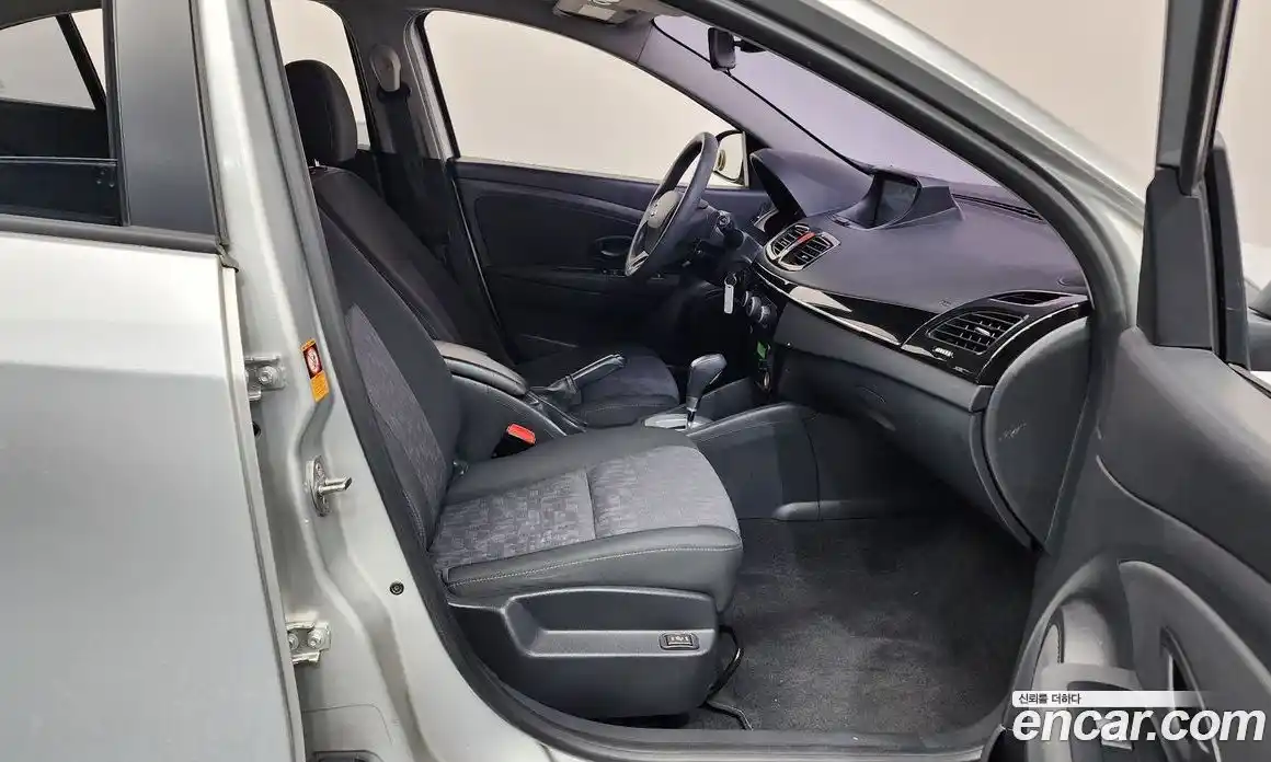 Renault SM3 2015 1.6 гидро в Москве № 1131307, фото 11