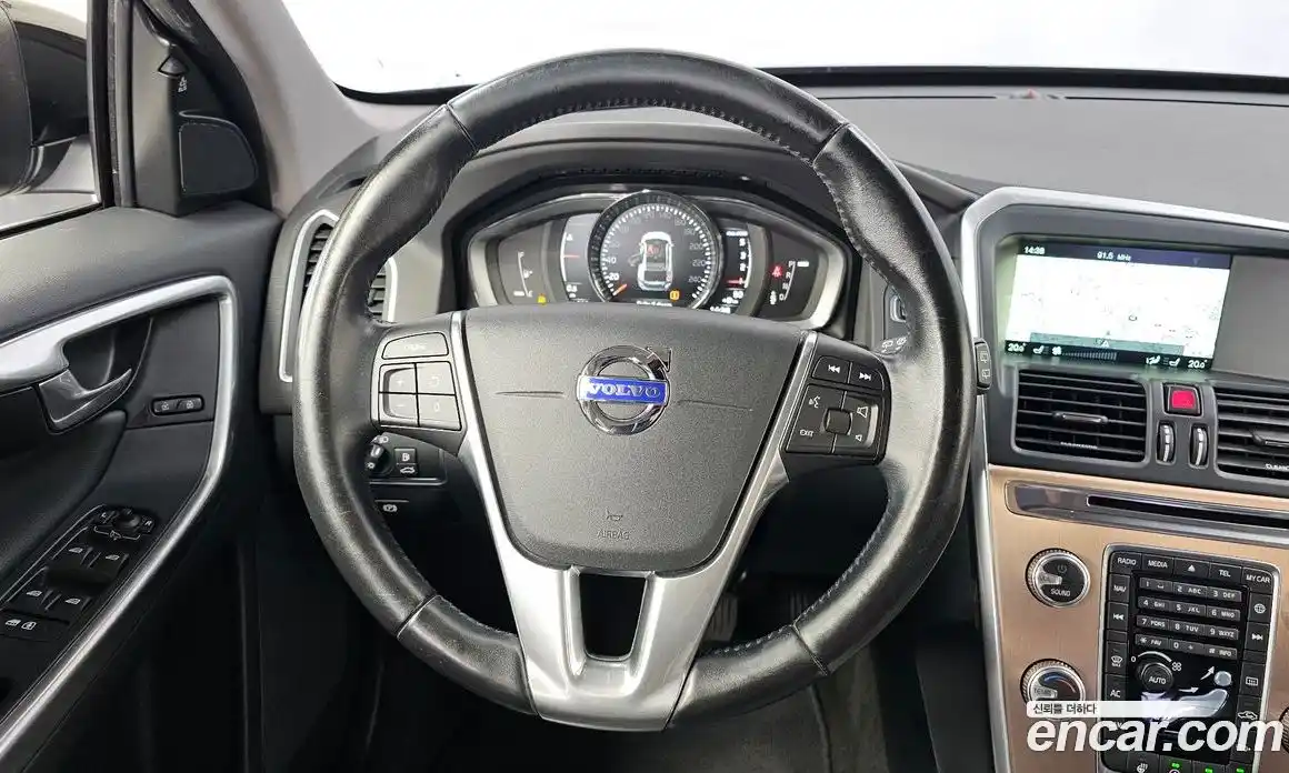 Volvo XC60 2016 2.0 гидро в Москве № 1132885, фото 13