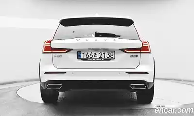 Volvo V60 2021 2.0 гидро в Москве № 1133130, миниатюра 2