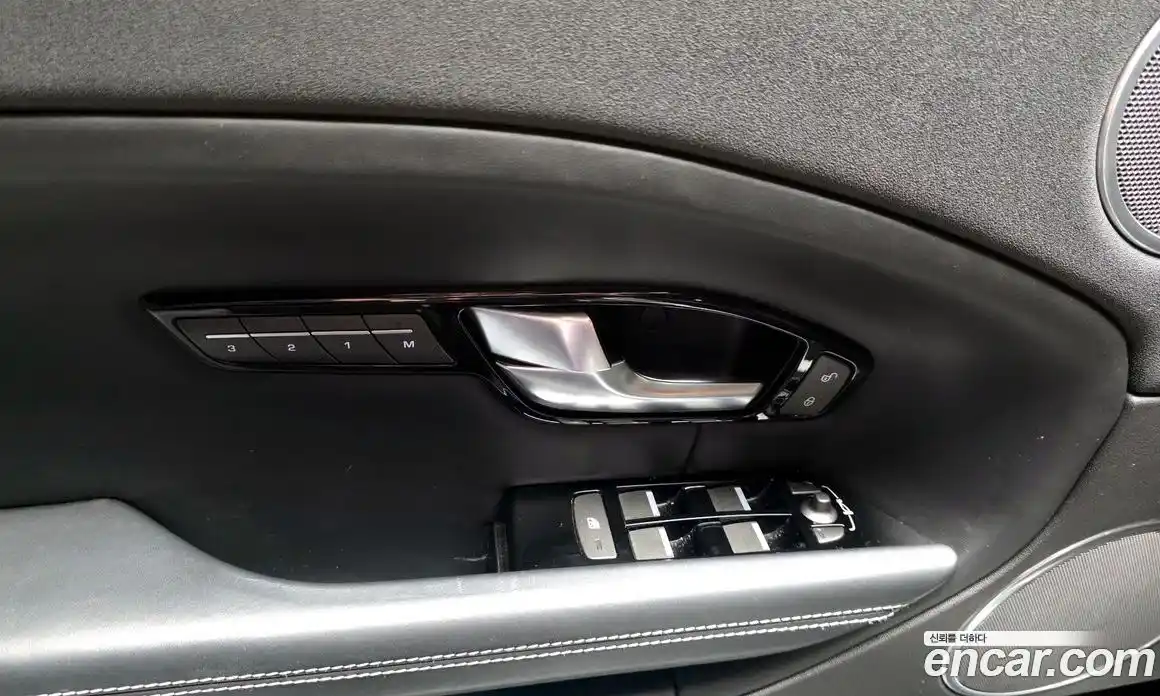 Land Rover Range-Rover Evoque 2016 2.0 гидро в Москве № 1136639, фото 19