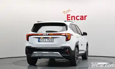 Kia Seltos 2024 1.6 Автомат в Москве № 1142978, миниатюра 4