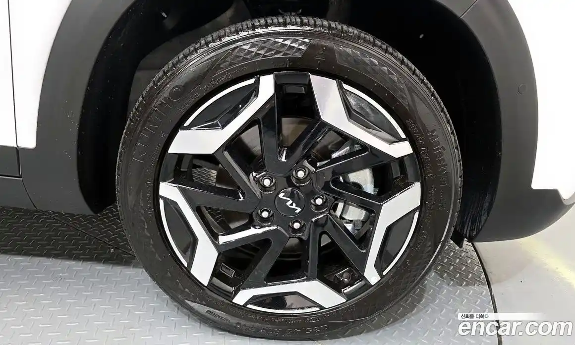 Kia Seltos 2024 1.6 Автомат в Москве № 1142978, фото 5