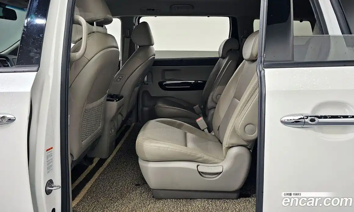 Kia Canival 2019 2.2 Автомат в Москве № 1143328, фото 13