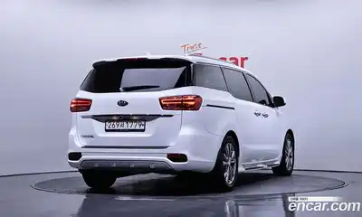 Kia Canival 2019 2.2 Автомат в Москве № 1143328, миниатюра 2