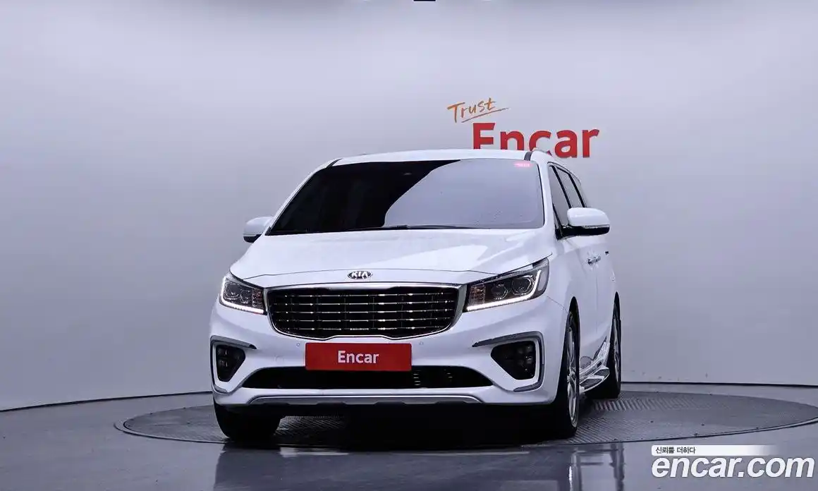 Kia Canival 2019 2.2 Автомат в Москве № 1143328, фото 3