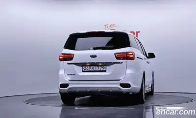 Kia Canival 2019 2.2 Автомат в Москве № 1143328, миниатюра 4