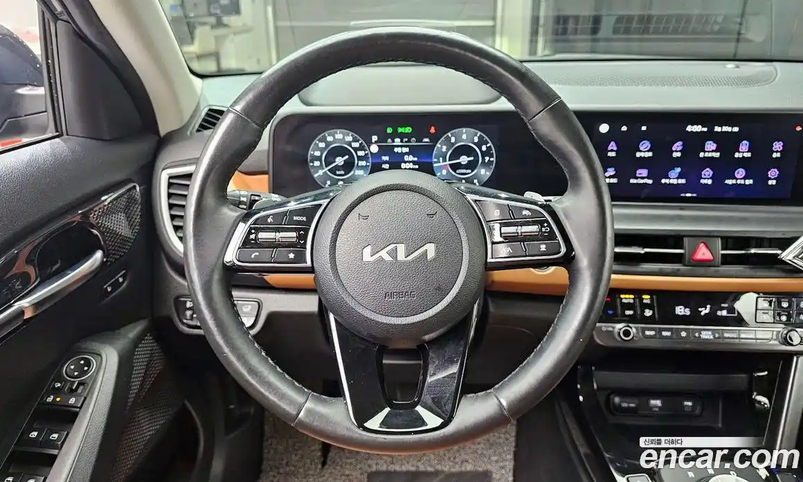 Kia Seltos 2022 2.0 Автомат в Москве № 1143450, фото 13