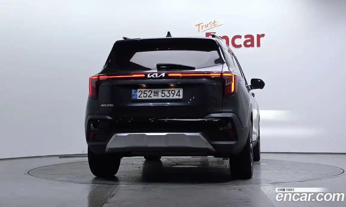 Kia Seltos 2022 2.0 Автомат в Москве № 1143450, фото 4