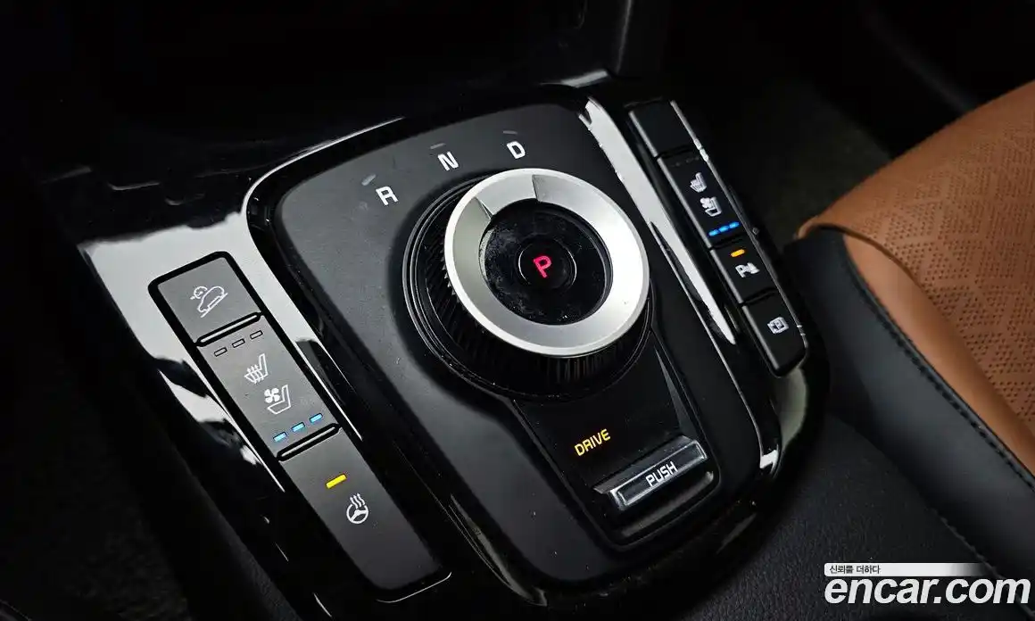 Kia Seltos 2022 2.0 Автомат в Москве № 1143450, фото 9