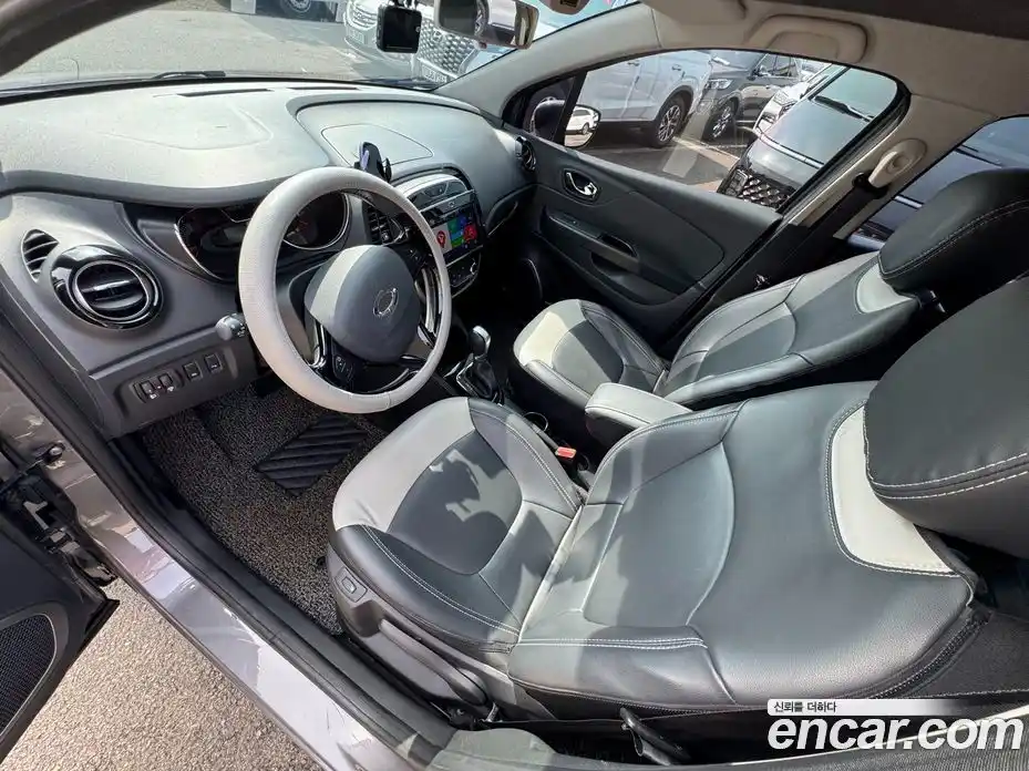 Renault QM3 2016 1.5 Автомат в Москве № 1146360, фото 12