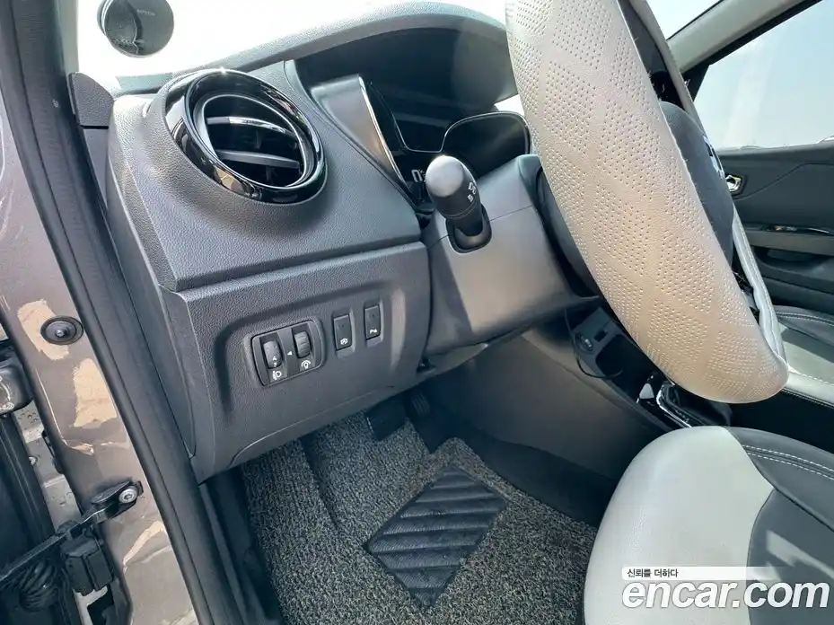 Renault QM3 2016 1.5 Автомат в Москве № 1146360, фото 15