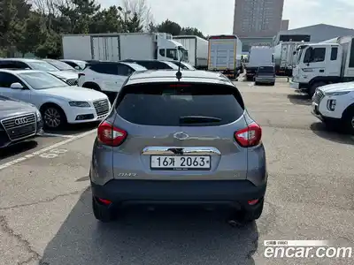 Renault QM3 2016 1.5 Автомат в Москве № 1146360, миниатюра 8