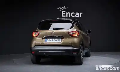 Renault QM3 2017 1.5 Автомат в Москве № 1146523, миниатюра 4