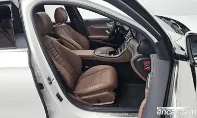 Mercedes-Benz E-Class 2022 2.0 гидро, миниатюра 12