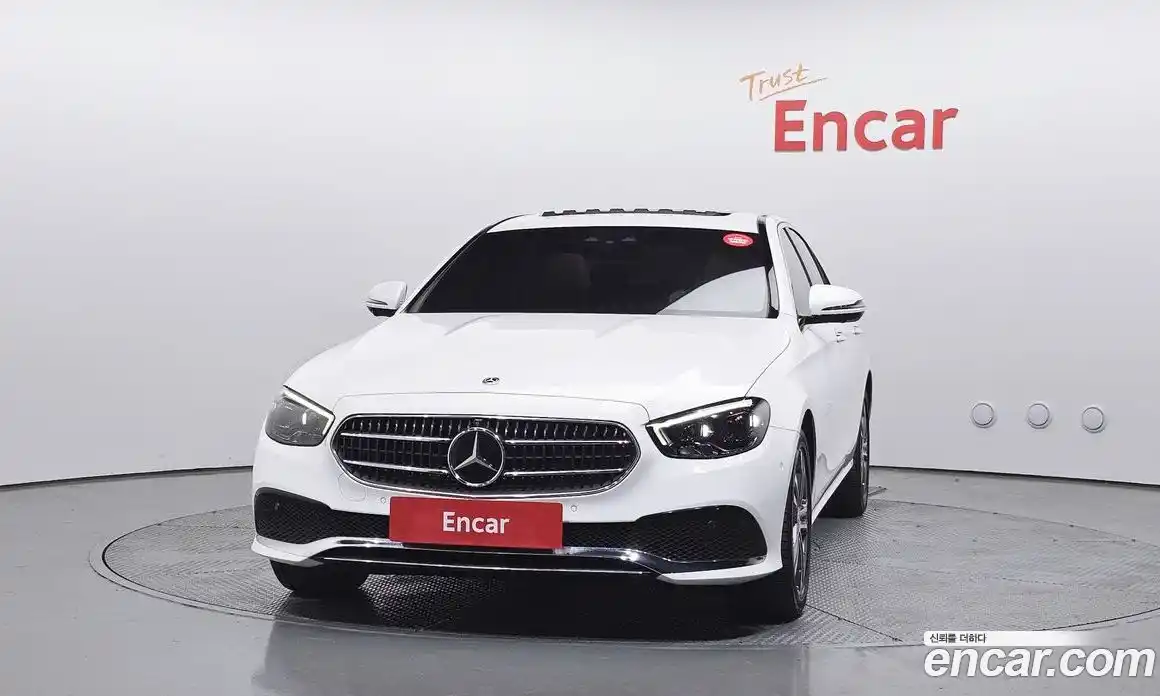 Mercedes-Benz E-Class 2022 2.0 гидро, фото 3