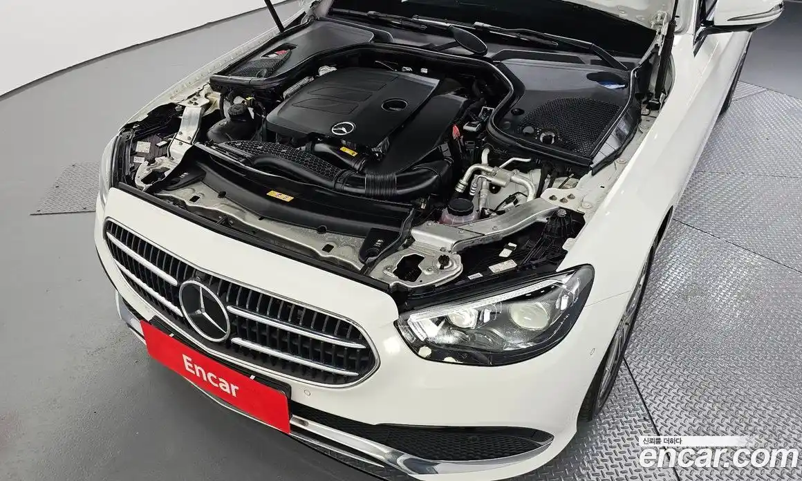 Mercedes-Benz E-Class 2022 2.0 гидро, фото 6