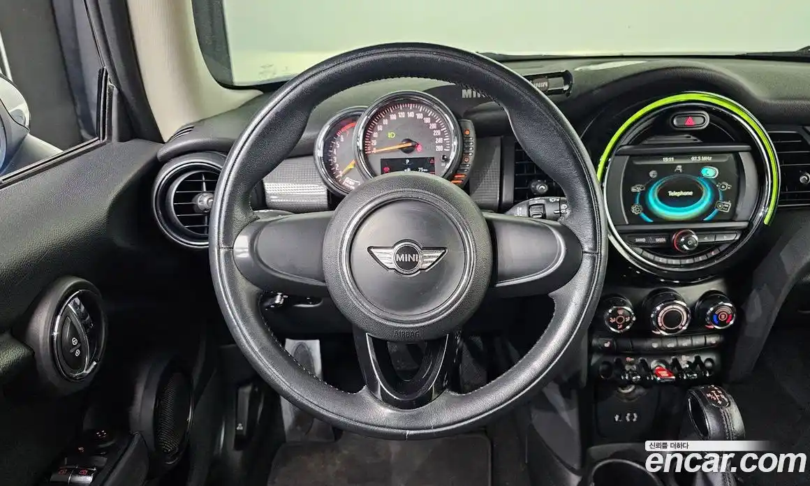 Mini Cooper 2017 1.5 гидро в Москве № 1149861, фото 15