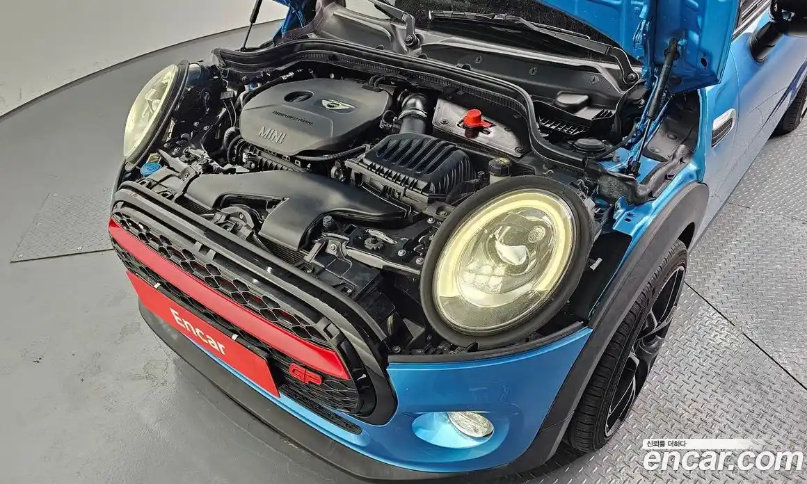 Mini Cooper 2017 1.5 гидро в Москве № 1149861, фото 6