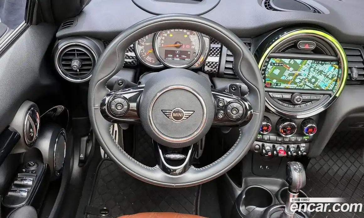 Mini Cooper Convertible 2019 2.0 гидро в Москве № 1149942, фото 13