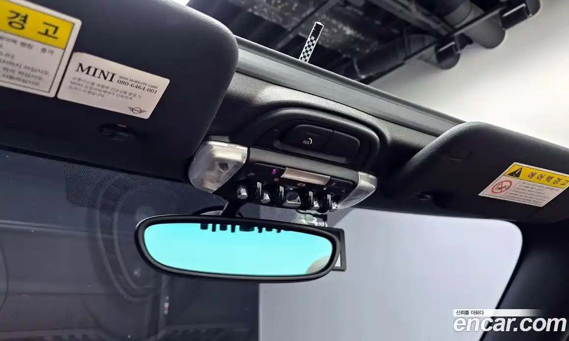 Mini Cooper Convertible 2019 2.0 гидро в Москве № 1149942, фото 19