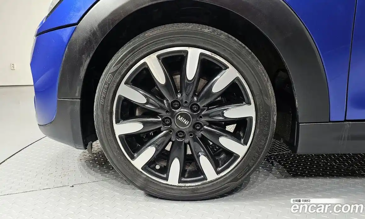 Mini Cooper Convertible 2019 2.0 гидро в Москве № 1149942, фото 5