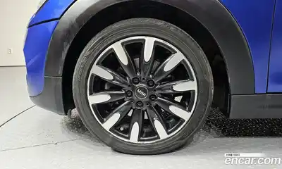 Mini Cooper Convertible 2019 2.0 гидро в Москве № 1149942, миниатюра 5