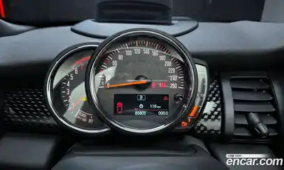 Mini Cooper Convertible 2019 2.0 гидро в Москве № 1149942, миниатюра 8