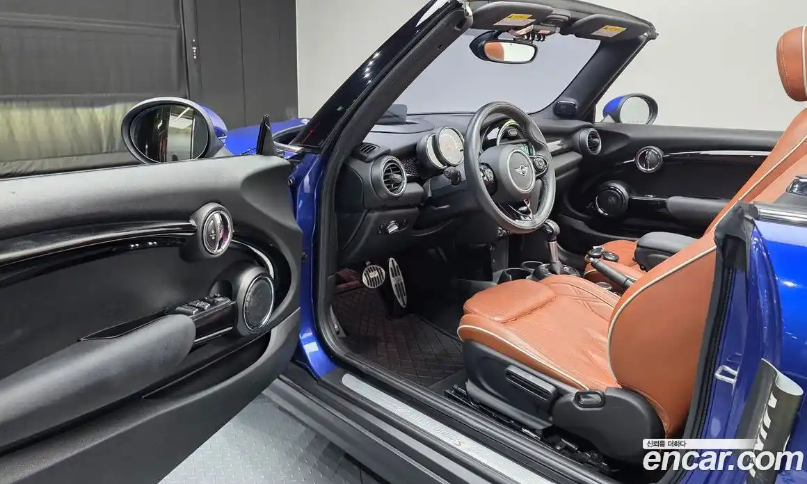Mini Cooper Convertible 2019 2.0 гидро в Москве № 1149942, фото 10
