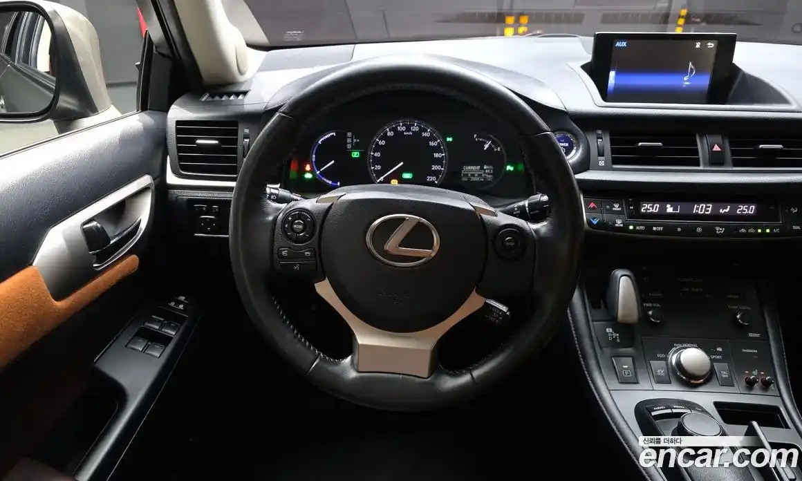 Lexus CT200h 2018 1.8 гидро в Москве № 1150668, фото 13