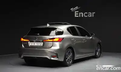 Lexus CT200h 2018 1.8 гидро в Москве № 1150668, миниатюра 2