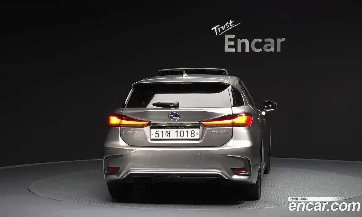 Lexus CT200h 2018 1.8 гидро в Москве № 1150668, фото 4