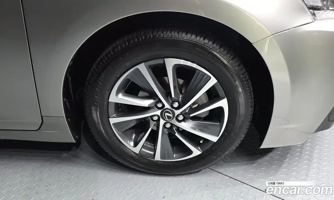 Lexus CT200h 2018 1.8 гидро в Москве № 1150668, фото 5