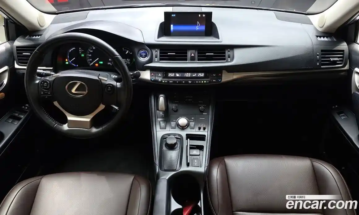 Lexus CT200h 2018 1.8 гидро в Москве № 1150668, фото 7