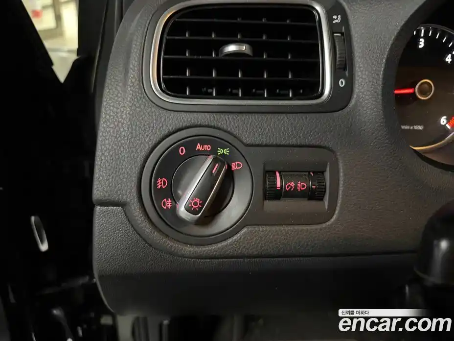 Volkswagen Polo 2013 1.6 гидро в Москве № 1151413, фото 13