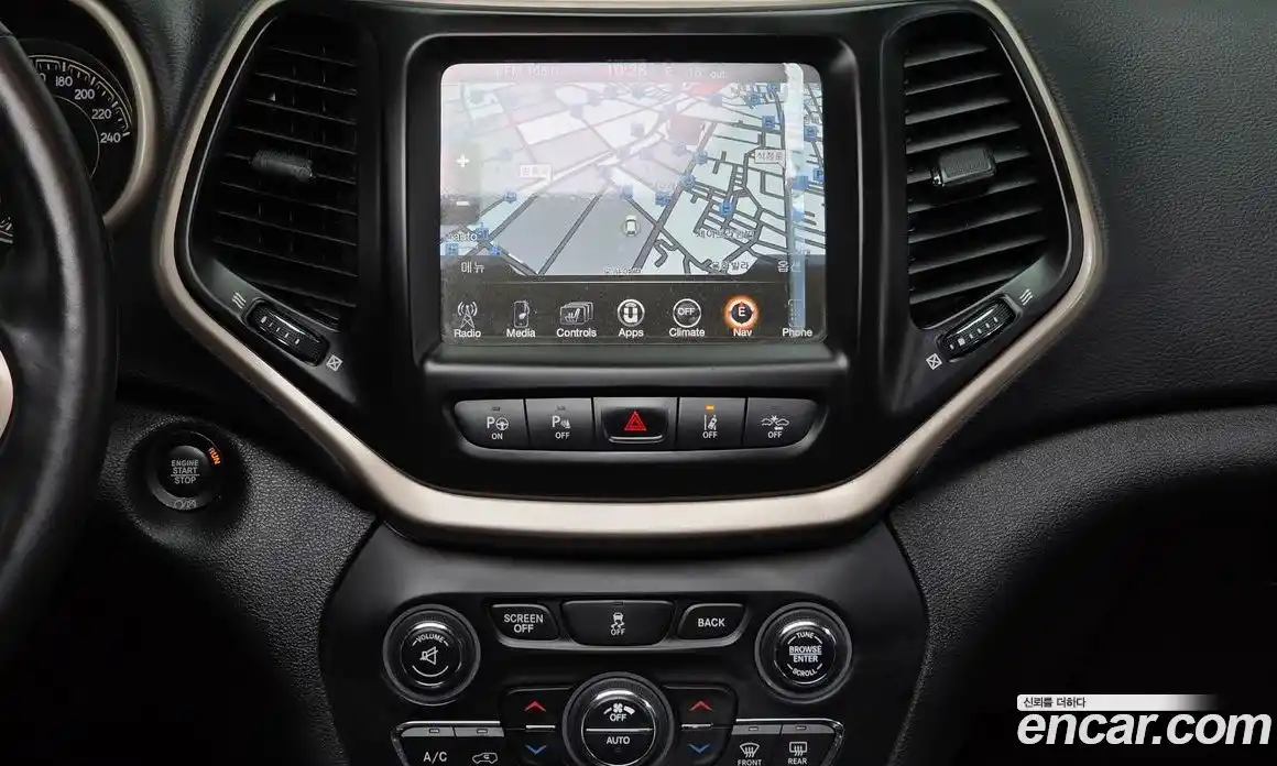 Jeep Cherokee 2016 2.4 гидро в Москве № 1151693, фото 14