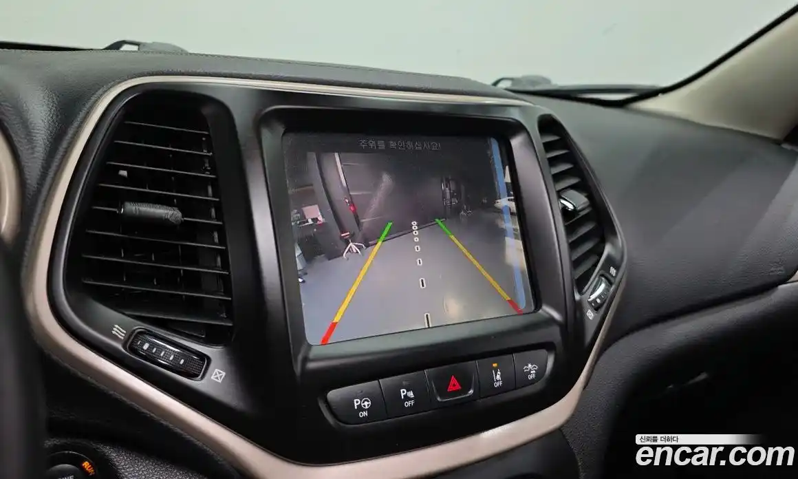 Jeep Cherokee 2016 2.4 гидро в Москве № 1151693, фото 15