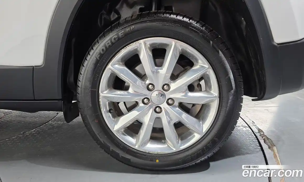 Jeep Cherokee 2016 2.4 гидро в Москве № 1151693, фото 5