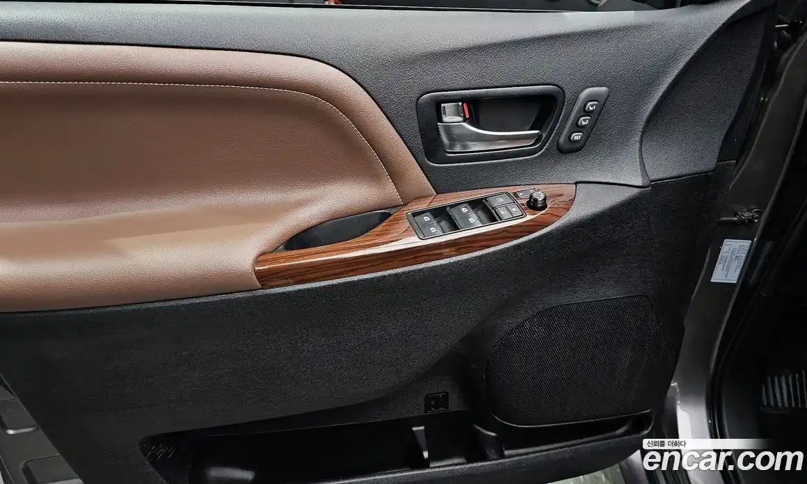 Toyota Sienna 2020 3.5 гидро в Москве № 1151709, фото 19