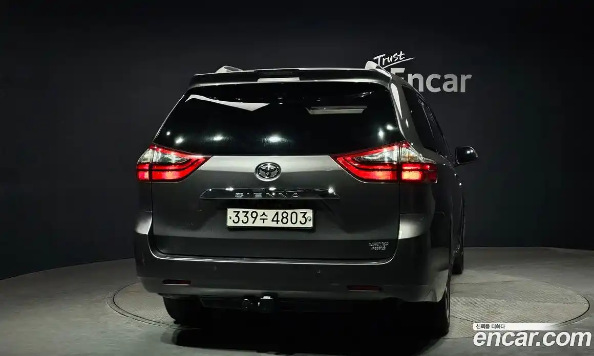 Toyota Sienna 2020 3.5 гидро в Москве № 1151709, фото 4