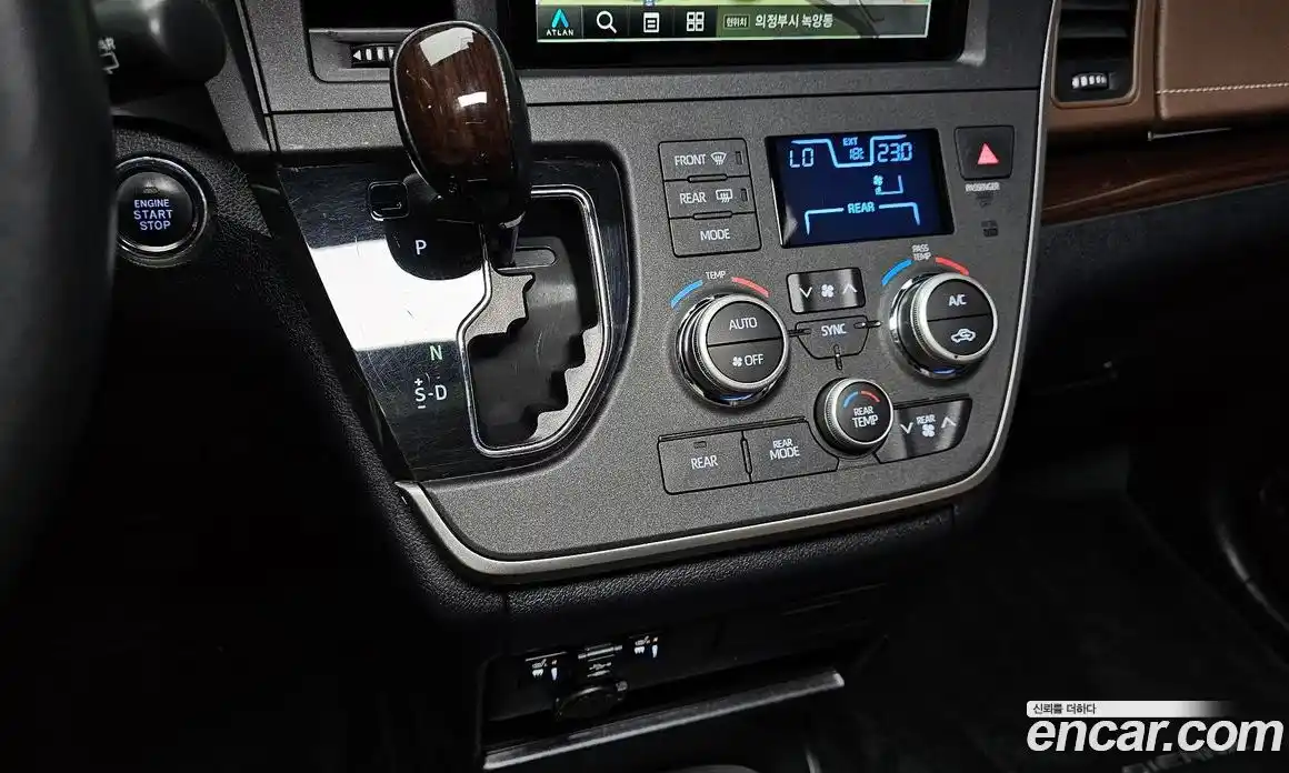 Toyota Sienna 2020 3.5 гидро в Москве № 1151709, фото 9