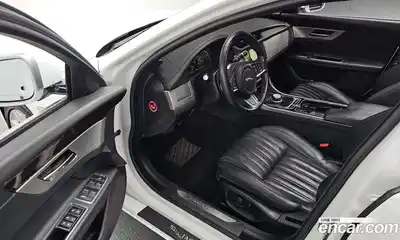 Jaguar XF 2018 2.0 гидро в Москве № 1152526, миниатюра 11