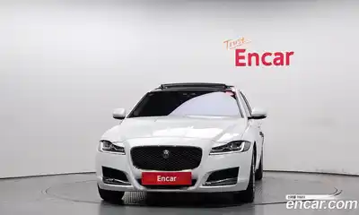 Jaguar XF 2018 2.0 гидро в Москве № 1152526, миниатюра 3