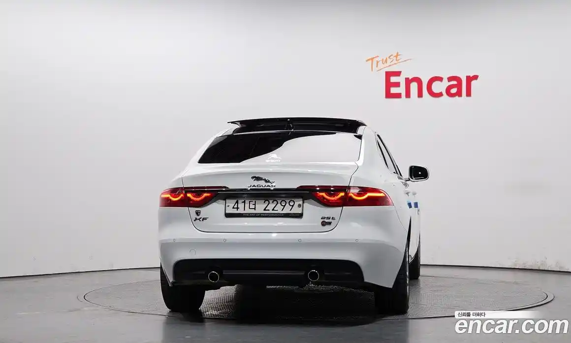 Jaguar XF 2018 2.0 гидро в Москве № 1152526, фото 4