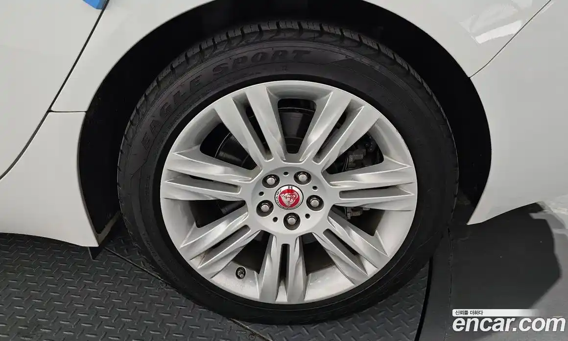 Jaguar XF 2018 2.0 гидро в Москве № 1152526, фото 5