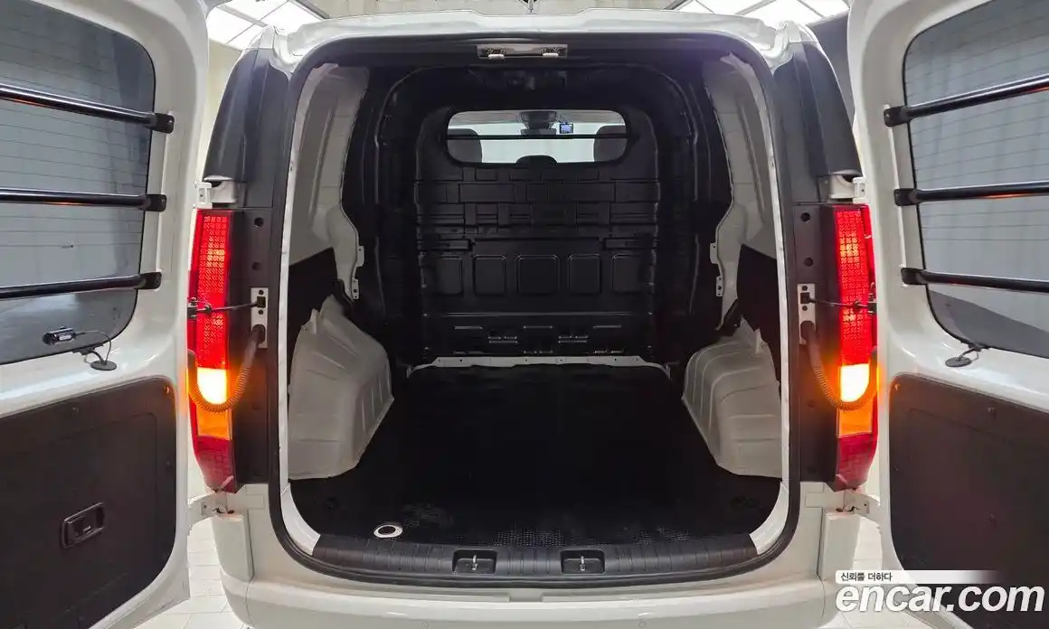 Hyundai Staria 2024 2.2 Механическая в Москве № 1154481, фото 20