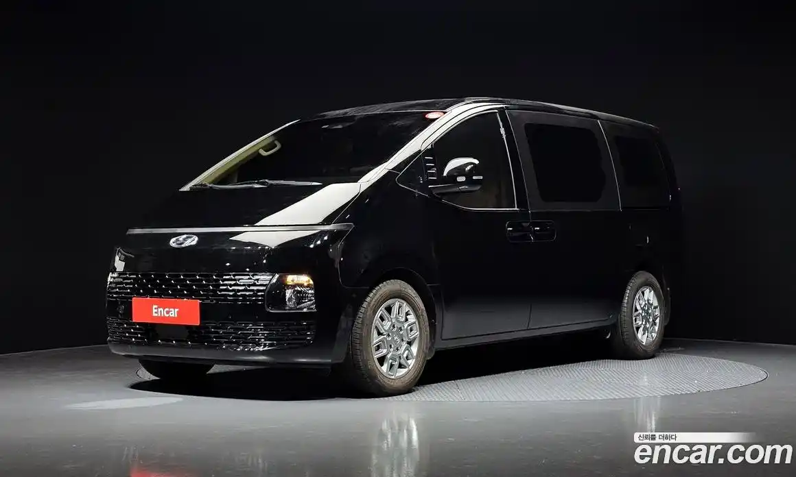 Hyundai Staria 2023 2.2 Автомат в Москве № 1154558, фото 1