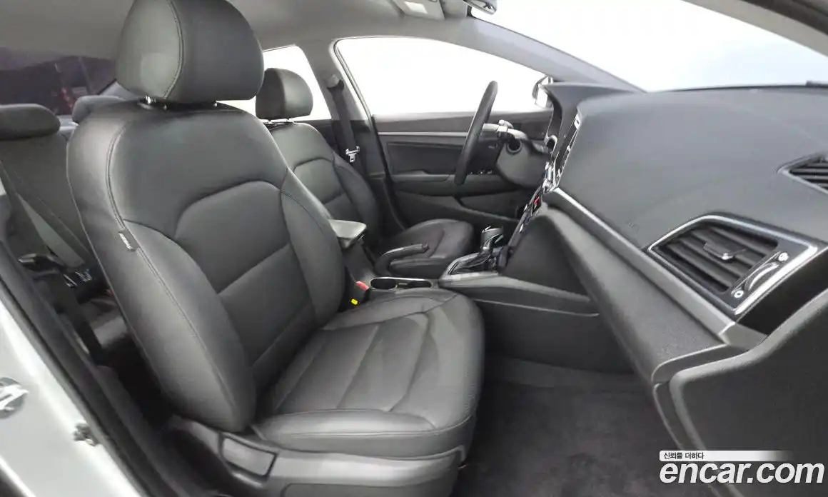 Hyundai Avante 2016 1.6 Автомат в Москве № 1154774, фото 11