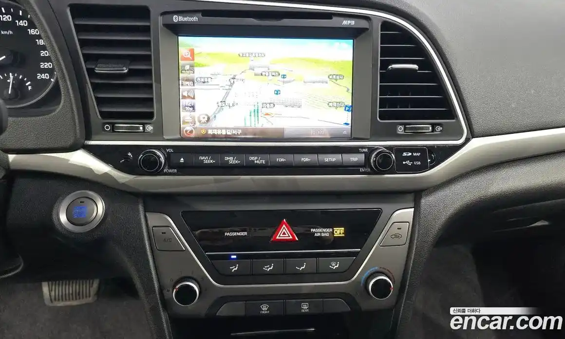 Hyundai Avante 2016 1.6 Автомат в Москве № 1154774, фото 14