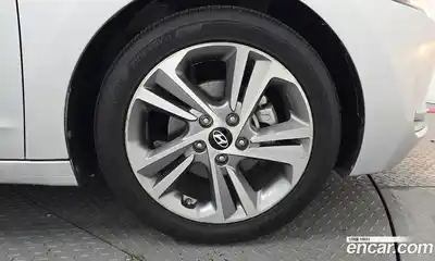 Hyundai Avante 2016 1.6 Автомат в Москве № 1154774, миниатюра 5