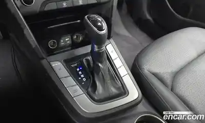 Hyundai Avante 2016 1.6 Автомат в Москве № 1154774, миниатюра 9